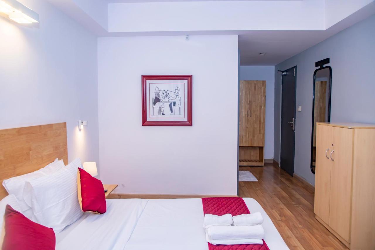 The Urban Stays Hyderabad Exterior photo